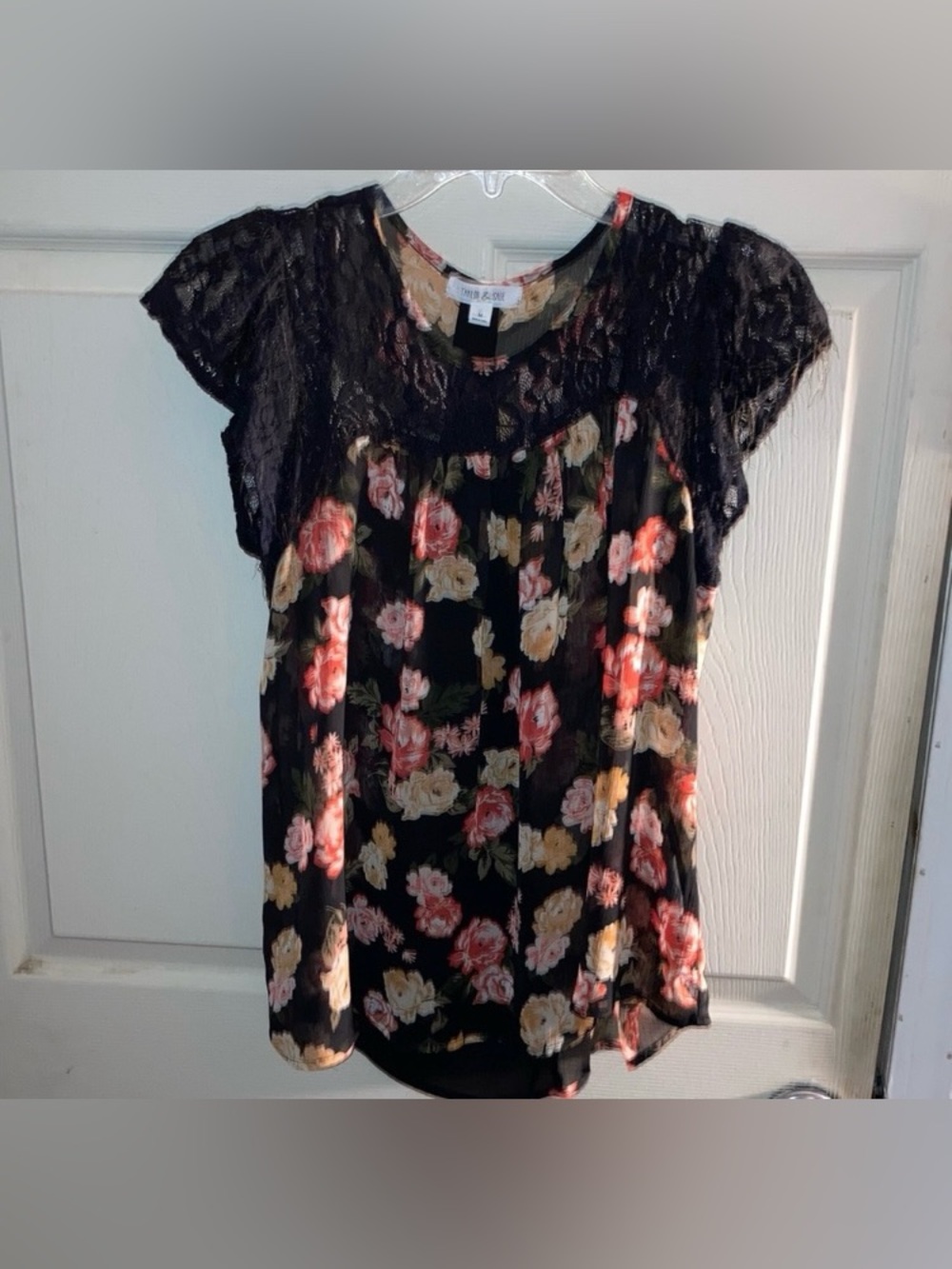 Taylor & Sage Black Floral Lace Yoke Cap Sleeve Blouse Size M